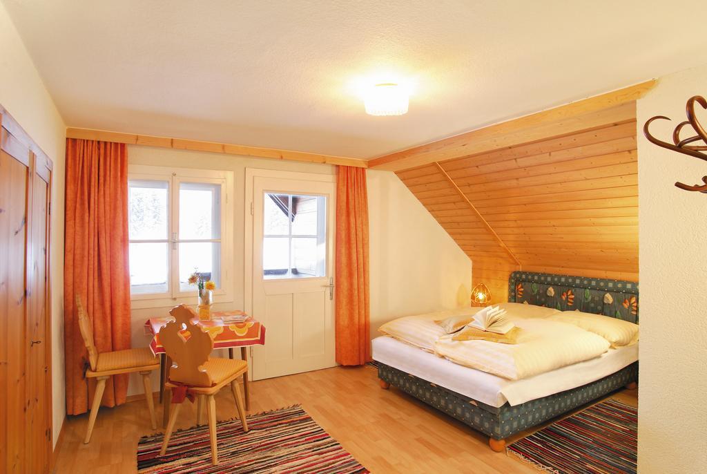 Grossmitt Villa Pertisau Rum bild
